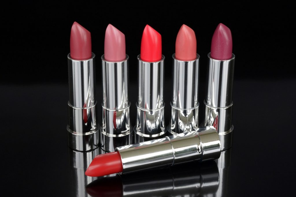 lipstick-1367773_1920